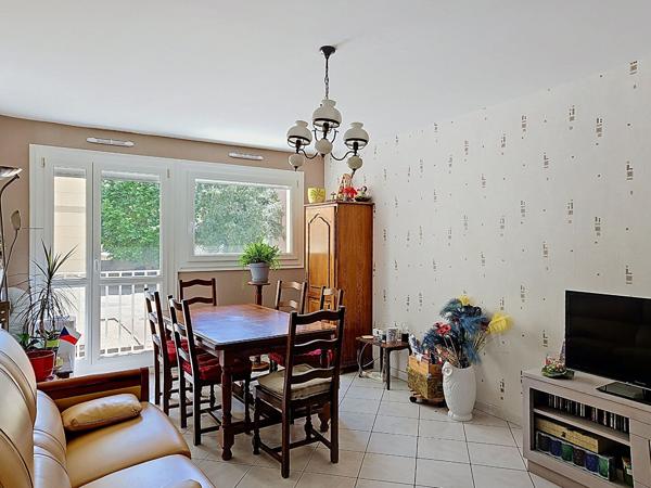 À VENDRE_PARC SAINTE MARIE / THERMAL_ APPARTEMENT TYPE F3 avec parking et cave