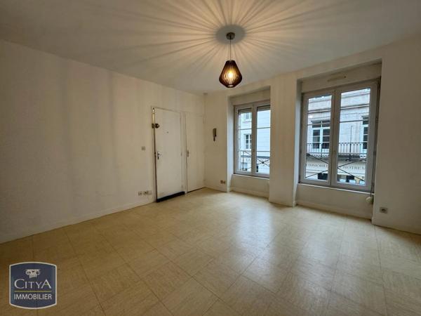 Appartement à louer 2 pièces 32.7m² Alençon (61000)