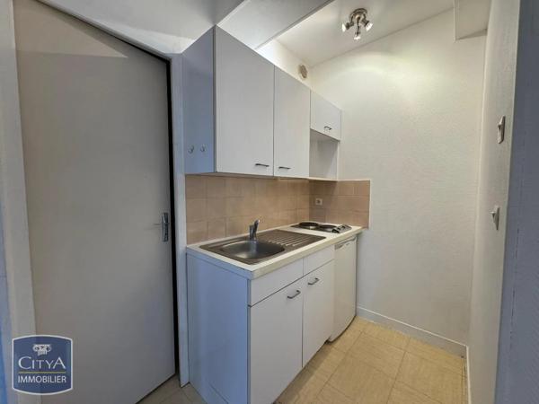 Appartement à louer 2 pièces 32.7m² Alençon (61000)