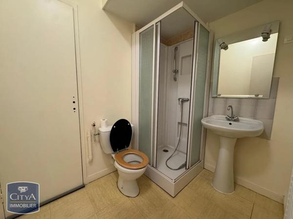 Appartement à louer 2 pièces 32.7m² Alençon (61000)
