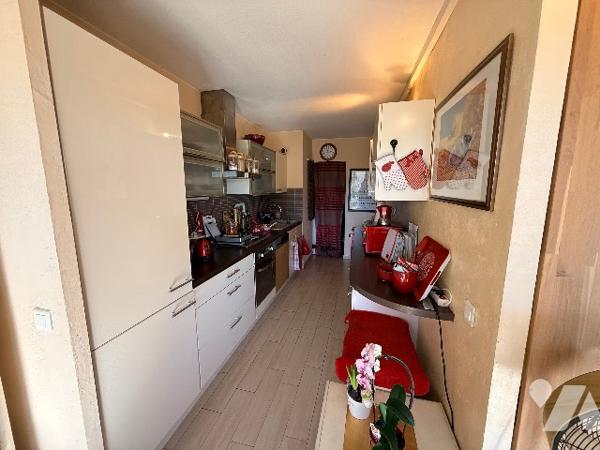 Idéal investissement Patrimoine, VENTE DE LA NUE PROPRIETE,
Un appartement de 3 pièces a Villeneuve.