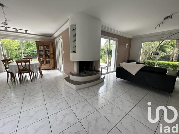 Maison d’architecte 7 pièces de 192 m² à La Chapelle-sur-Erdre (44240)