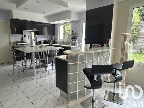 Maison d’architecte 7 pièces de 192 m² à La Chapelle-sur-Erdre (44240)