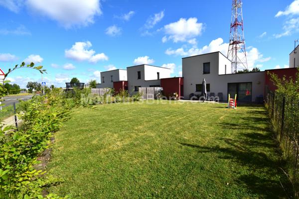 LAVAL - Pavillon Récent 3 chambres et jardin de 396m2