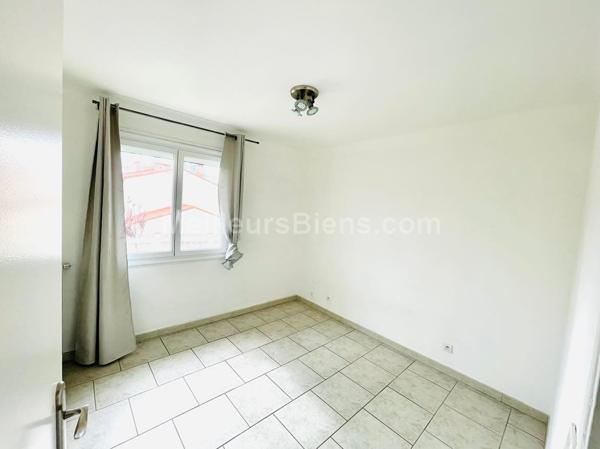 Villa 2 faces rénovée de 100m2 sur parcelle de 188m2 à Baho