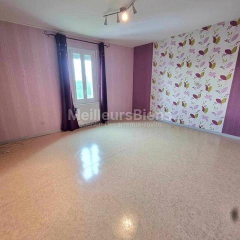 Maison mitoyenne d'un coté de 120 m2 avec garage et terrain