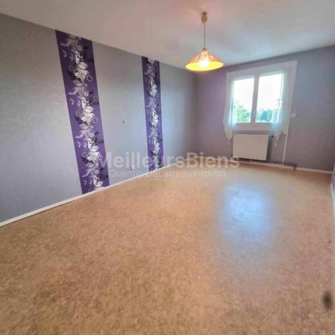 Maison mitoyenne d'un coté de 120 m2 avec garage et terrain