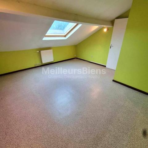 Maison mitoyenne d'un coté de 120 m2 avec garage et terrain