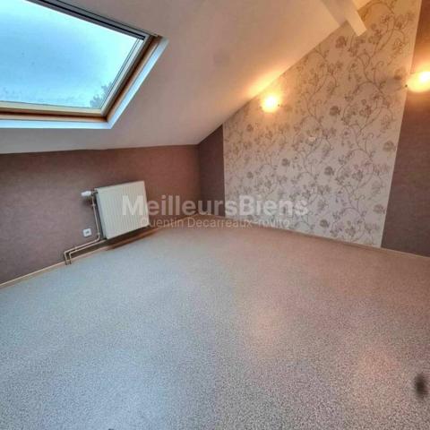 Maison mitoyenne d'un coté de 120 m2 avec garage et terrain