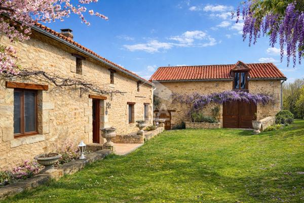A vendre magnifique fermette en pierres au milieu de la nature  24330 BASSILLAC ET AUBEROCHE