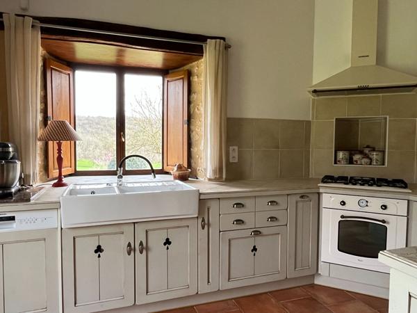 A vendre magnifique fermette en pierres au milieu de la nature  24330 BASSILLAC ET AUBEROCHE