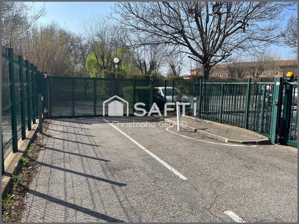 Parking extérieur Quartier Beauvalle