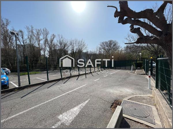 Parking extérieur Quartier Beauvalle