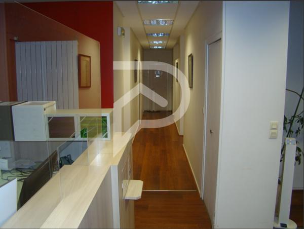 Local d'activité 11 pièces 300 m2