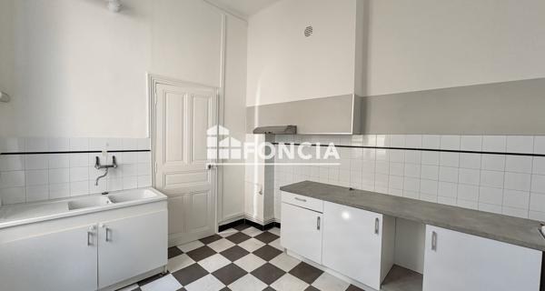 À vendre Appartement 4 pièces 141 m² - Nîmes 30000
