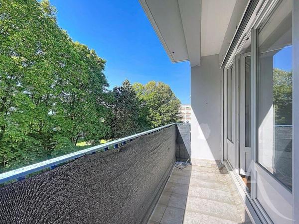 Appartement Aubergenville 4 pièce(s) 74.20 m2 3 chambres - Cave - Balcon