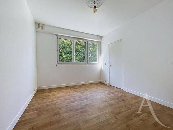 Appartement Aubergenville 4 pièce(s) 74.20 m2 3 chambres - Cave - Balcon
