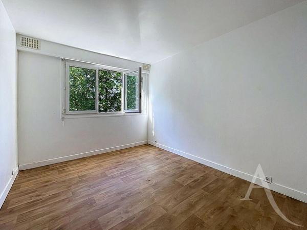 Appartement Aubergenville 4 pièce(s) 74.20 m2 3 chambres - Cave - Balcon
