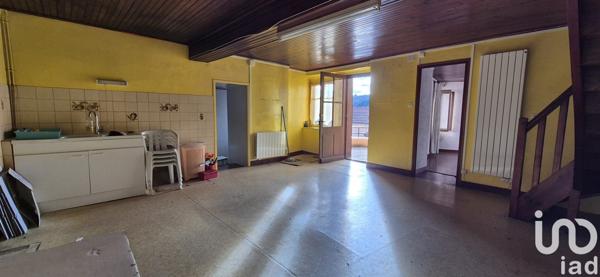 Appartement 3 pièces de 75 m² à Saint-Genest-Lerpt (42530)