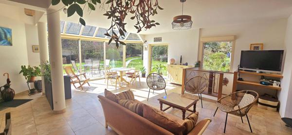 CHARTRES AGGLO Superbe maison style architecte de 190m² environ en plein coeur agglomération côtée