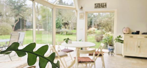 CHARTRES AGGLO Superbe maison style architecte de 190m² environ en plein coeur agglomération côtée