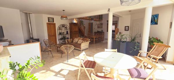 CHARTRES AGGLO Superbe maison style architecte de 190m² environ en plein coeur agglomération côtée