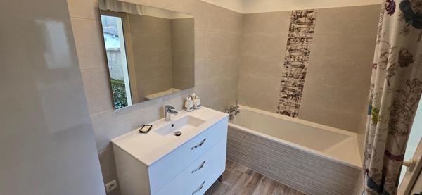 CHARTRES AGGLO Superbe maison style architecte de 190m² environ en plein coeur agglomération côtée