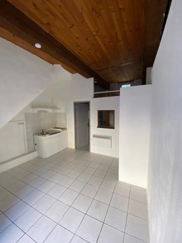 Location                                                      Studio
                        
                     1 pièces                      21 m2                     à Lattes