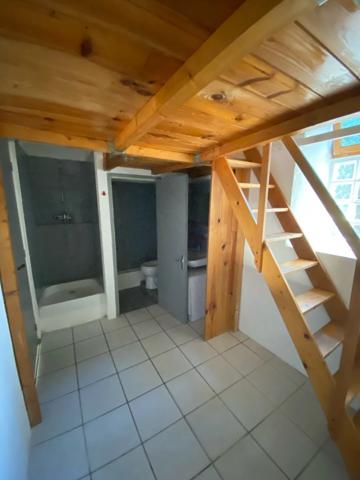 Location                                                      Studio
                        
                     1 pièces                      21 m2                     à Lattes