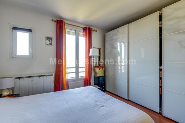 Appartement 3 pièces dernier étage avec vue et jardin privatif.