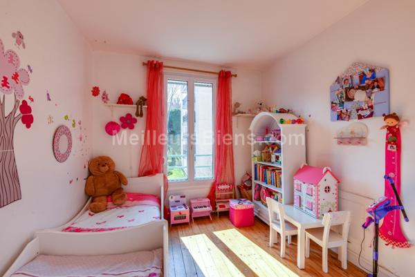 Appartement 3 pièces dernier étage avec vue et jardin privatif.