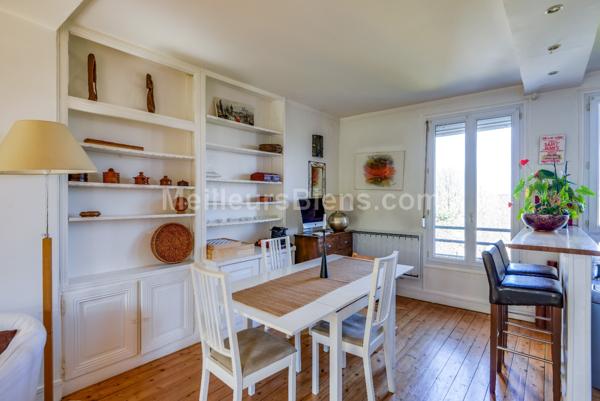 Appartement 3 pièces dernier étage avec vue et jardin privatif.