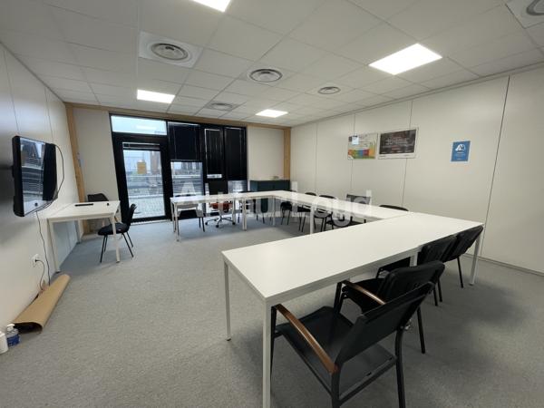 Bureaux à louer Villeneuve d'Ascq grandes surfaces terrasses et parkings