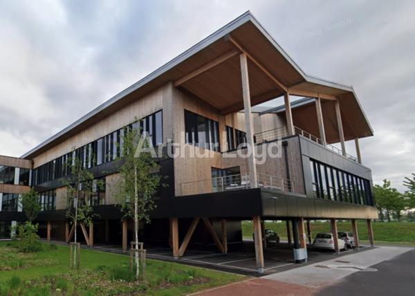 Bureaux à louer Villeneuve d'Ascq grandes surfaces terrasses et parkings
