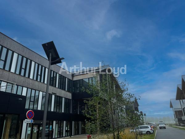 Bureaux à louer Villeneuve d'Ascq grandes surfaces terrasses et parkings