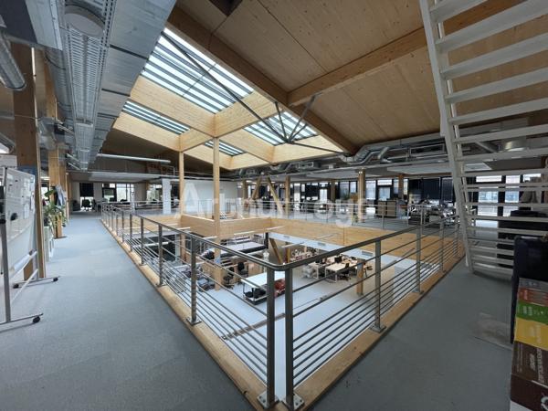 Bureaux à louer Villeneuve d'Ascq grandes surfaces terrasses et parkings