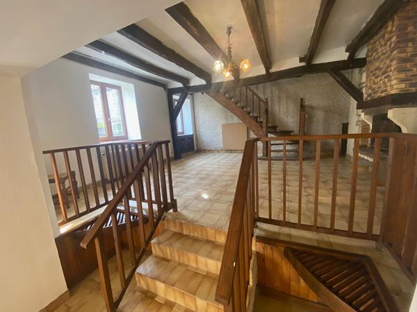 Maison Etuz 7 pièce(s) 216 m2