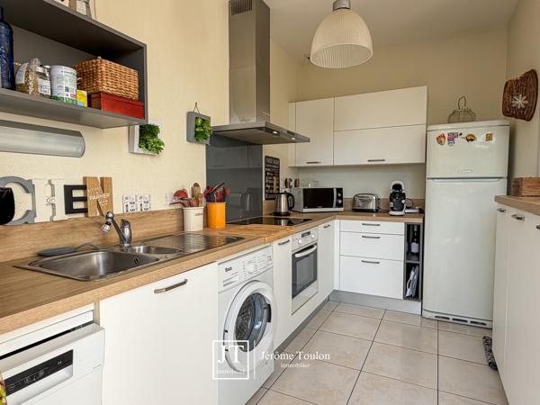 Appartement
                                                                                                                                                                                                                                                                                                                        4 pièce(s)                                                                                                                                                                                                          3 chambre(s)                                                                                                                                                                                                          101  m²