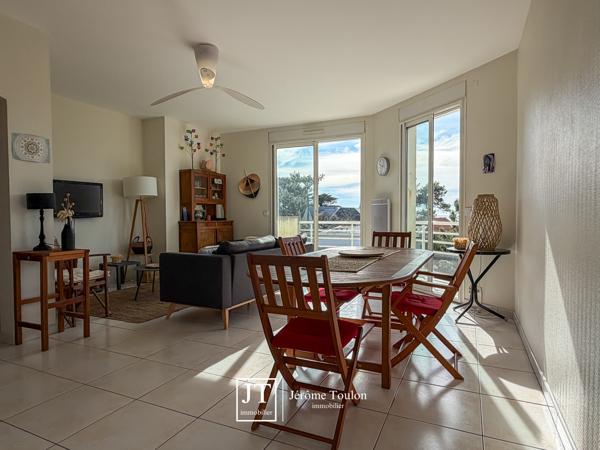 Appartement
                                                                                                                                                                                                                                                                                                                        4 pièce(s)                                                                                                                                                                                                          3 chambre(s)                                                                                                                                                                                                          101  m²