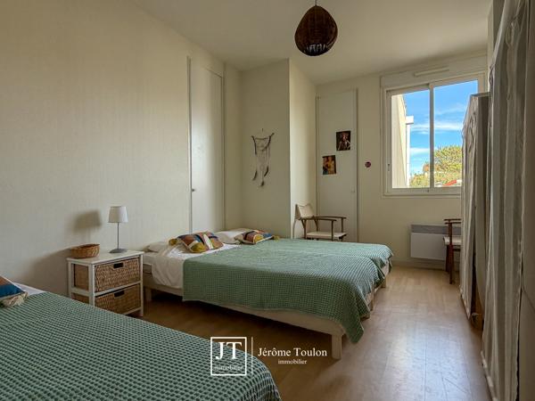 Appartement
                                                                                                                                                                                                                                                                                                                        4 pièce(s)                                                                                                                                                                                                          3 chambre(s)                                                                                                                                                                                                          101  m²