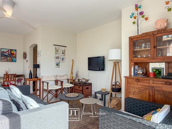 Appartement
                                                                                                                                                                                                                                                                                                                        4 pièce(s)                                                                                                                                                                                                          3 chambre(s)                                                                                                                                                                                                          101  m²
