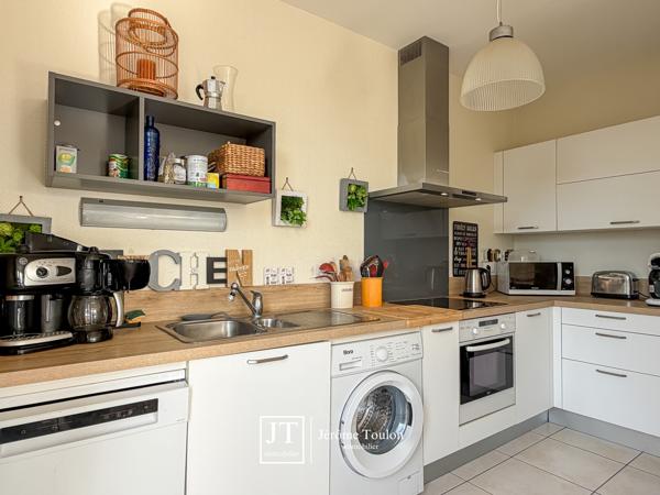 Appartement
                                                                                                                                                                                                                                                                                                                        4 pièce(s)                                                                                                                                                                                                          3 chambre(s)                                                                                                                                                                                                          101  m²