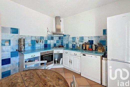 Maison traditionnelle 6 pièces de 190 m² à Bandol (83150)