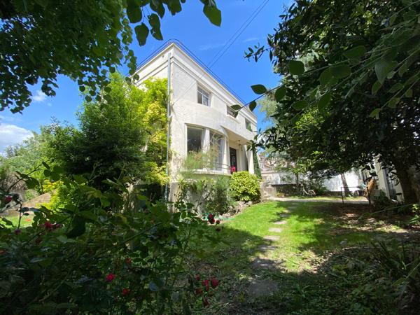 MAGNIFIQUE MAISON ART DECO