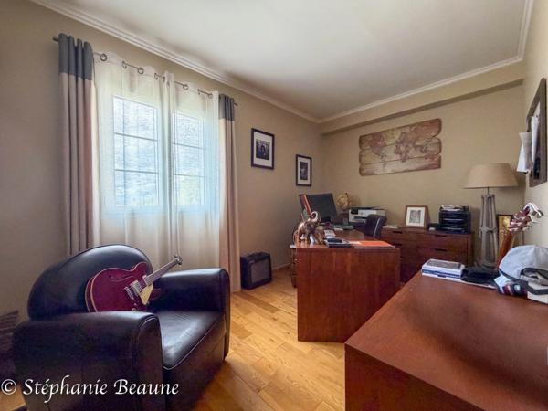 Soisy, maison d'architecte de 333m2 avec vue sur Paris