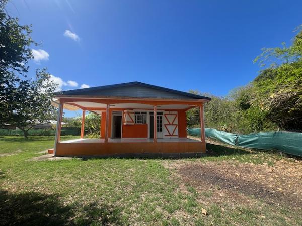 Maison à louer 850 € CC ANSE BERTRAND 3 p 73 m² DPE A