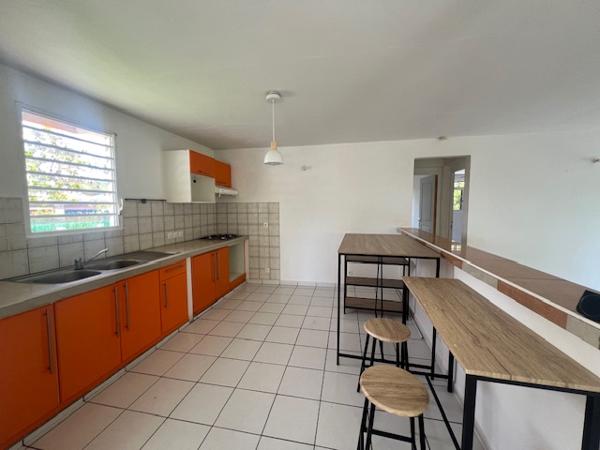 Maison à louer 850 € CC ANSE BERTRAND 3 p 73 m² DPE A