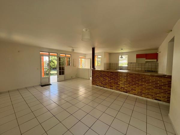 Maison à louer 850 € CC ANSE BERTRAND 3 p 73 m² DPE A
