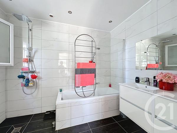 Maison à vendre  8 pièces - 247,44 m2 VALLAURIS - 06