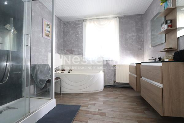 Spacieuse maison familiale non mitoyenne avec grand terrain - 126 m² habitables
